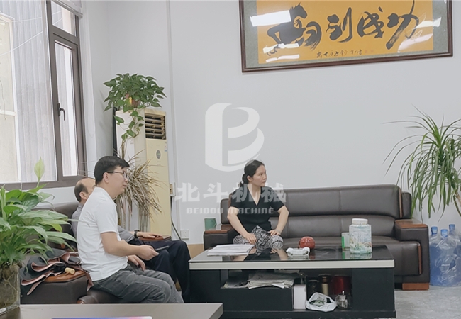 炎炎夏日——欢迎客户到访实地考察新型连续式宅男视频在线免费观看机