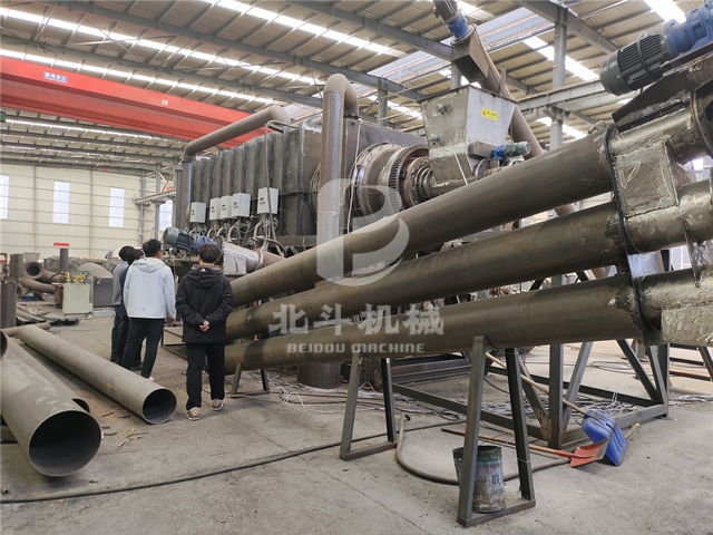 广东客户对我公司的布条宅男视频在线免费观看机进行深入考察
